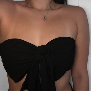 Black bow strapless bandeau top